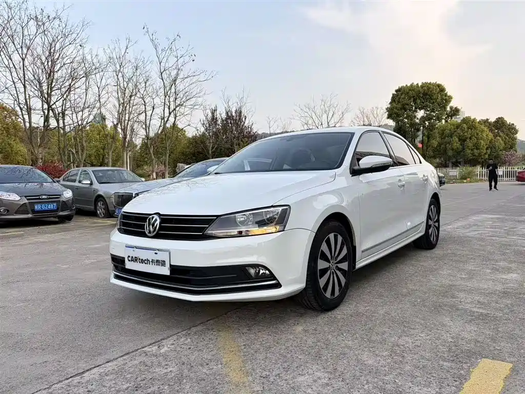 Volkswagen Sagitar 2017