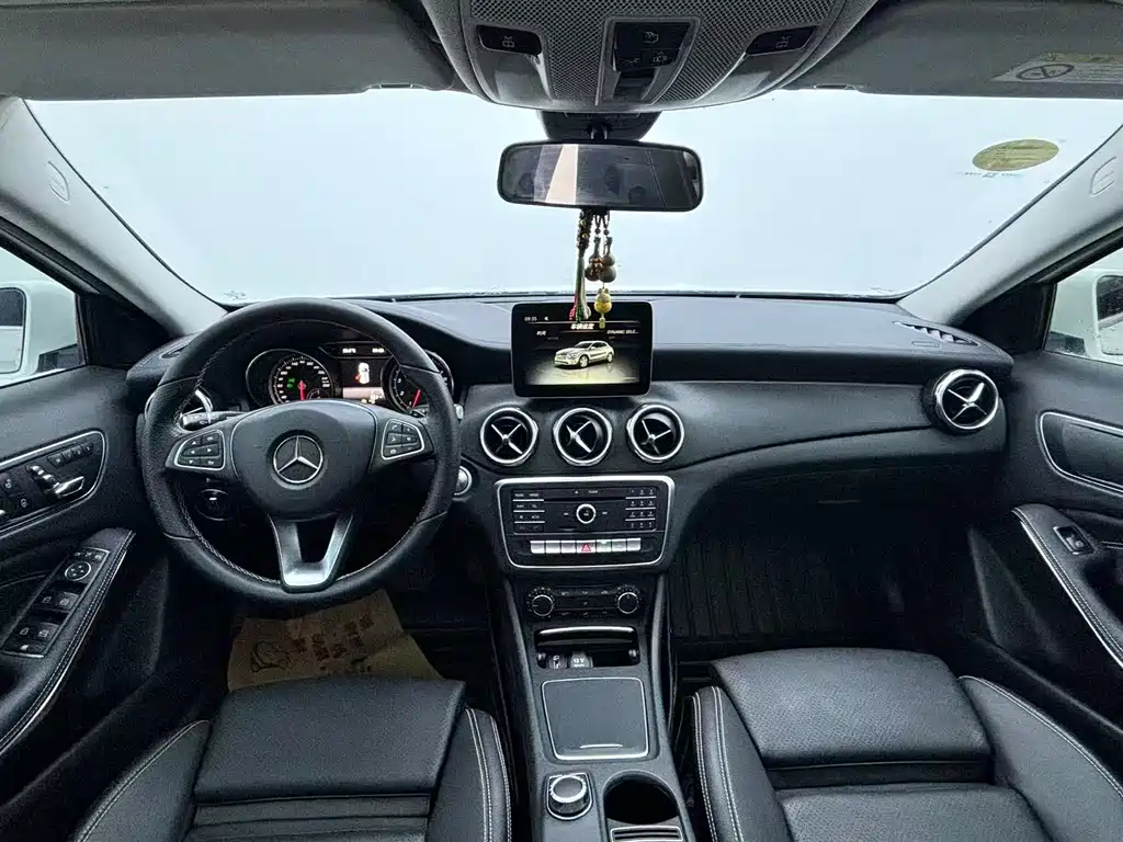 Mercedes-Benz GLA — миниатюра 7