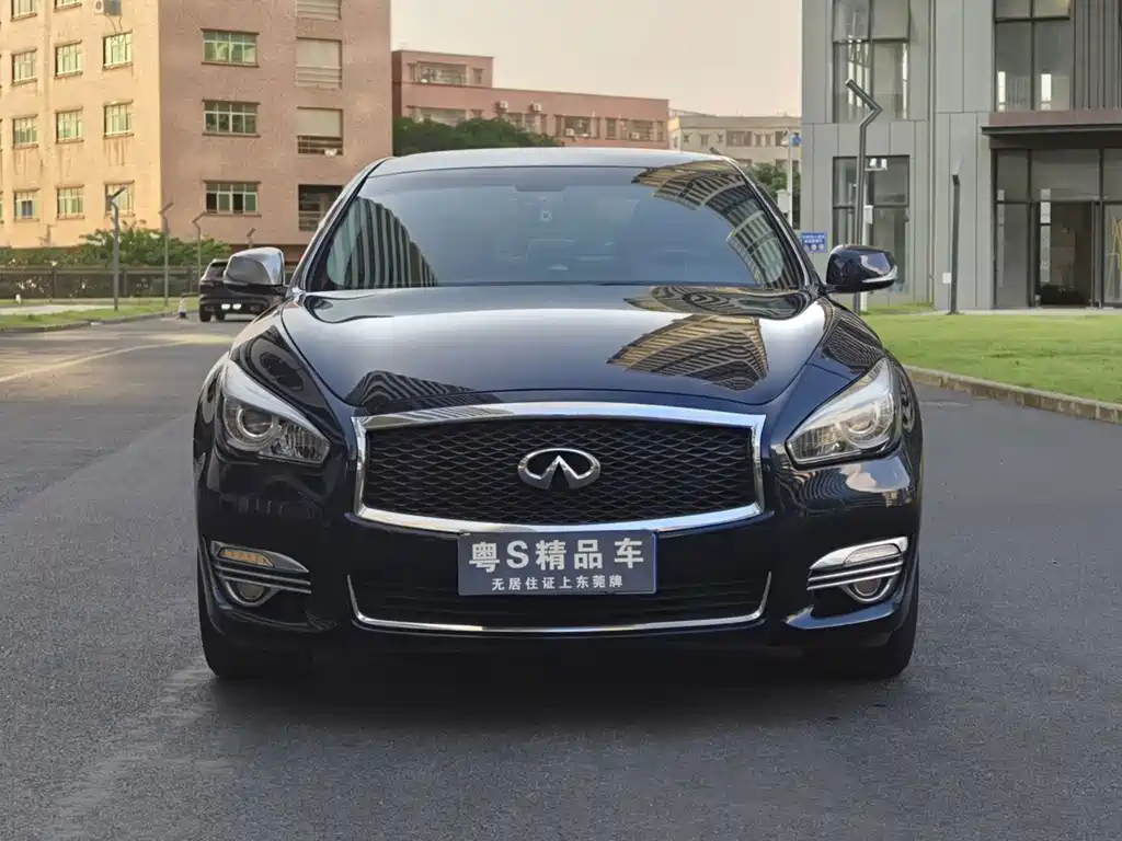 Infiniti Q70 — миниатюра 2
