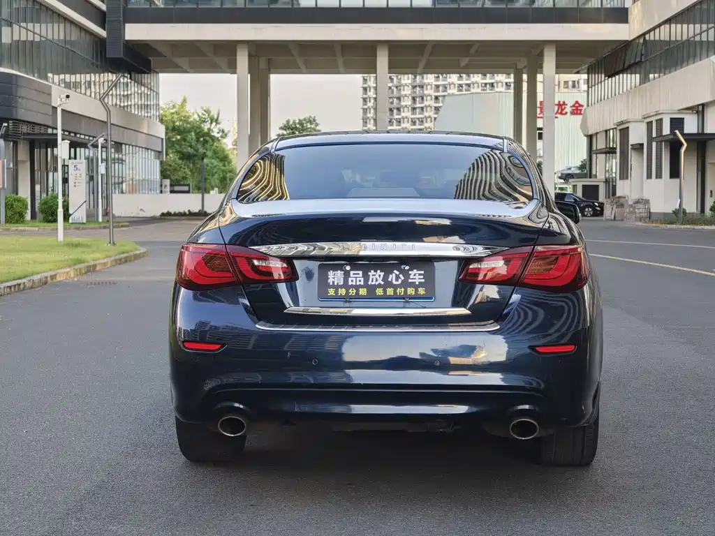 Infiniti Q70 — миниатюра 6