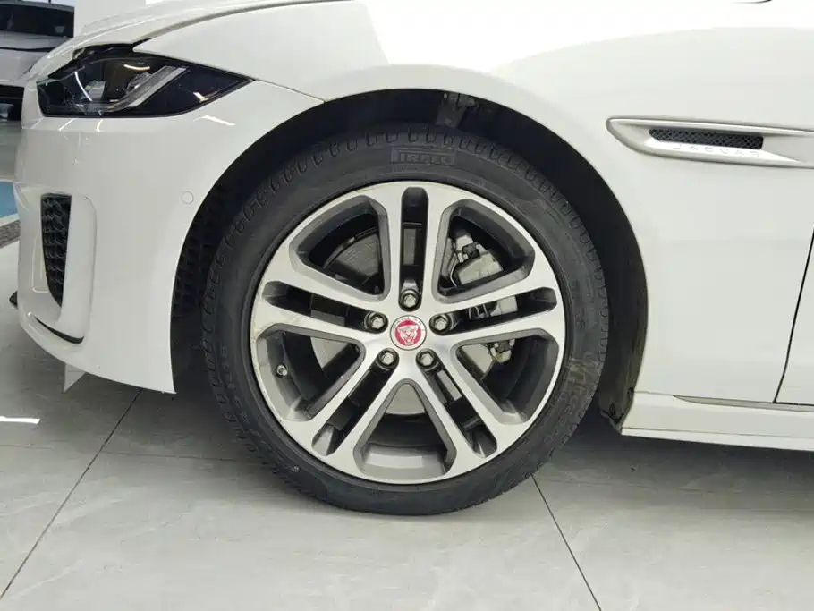 Jaguar XEL — миниатюра 6