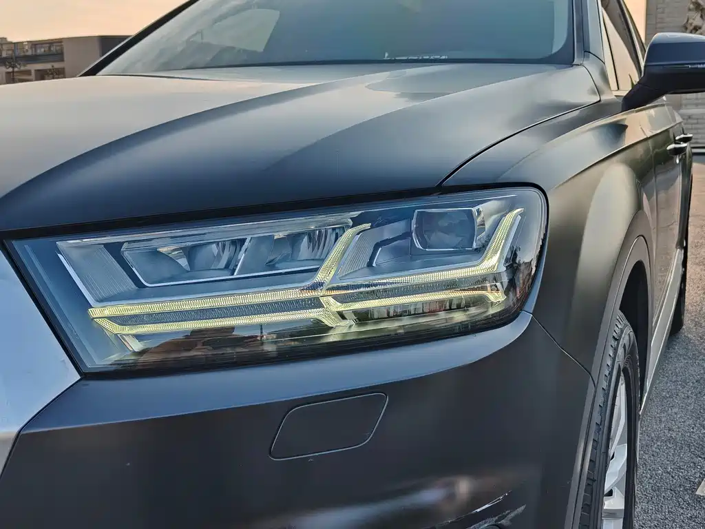 Audi Q7 — миниатюра 8
