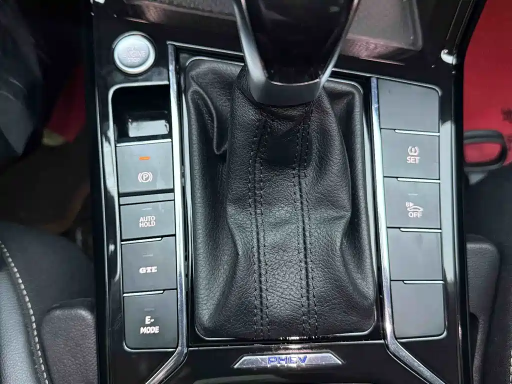 Volkswagen Passat PHEV — миниатюра 9