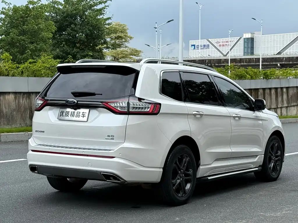 Ford Edge — миниатюра 11