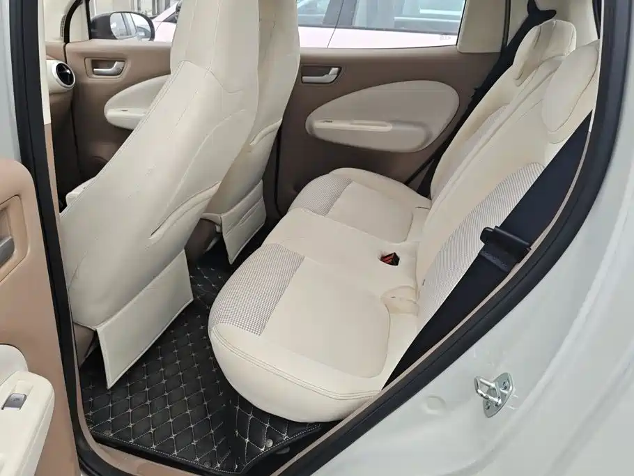 Wuling MINIEV — миниатюра 11