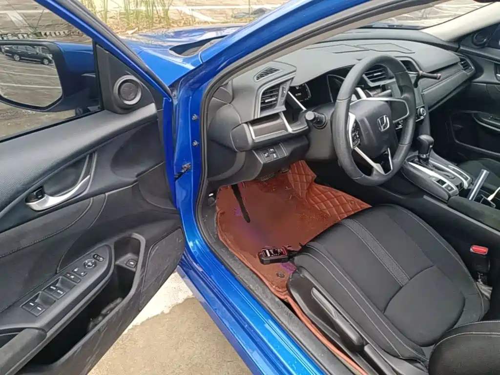 Honda Civic — миниатюра 16