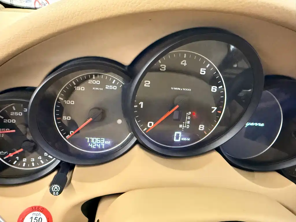 Porsche Cayenne — миниатюра 4