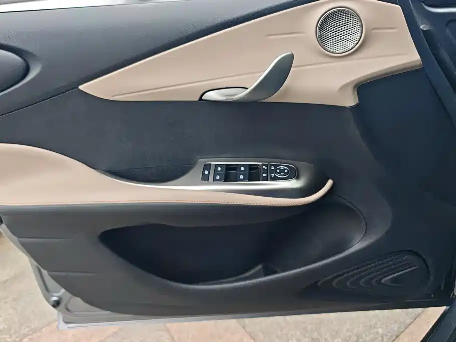 BYD Dolphin — миниатюра 7