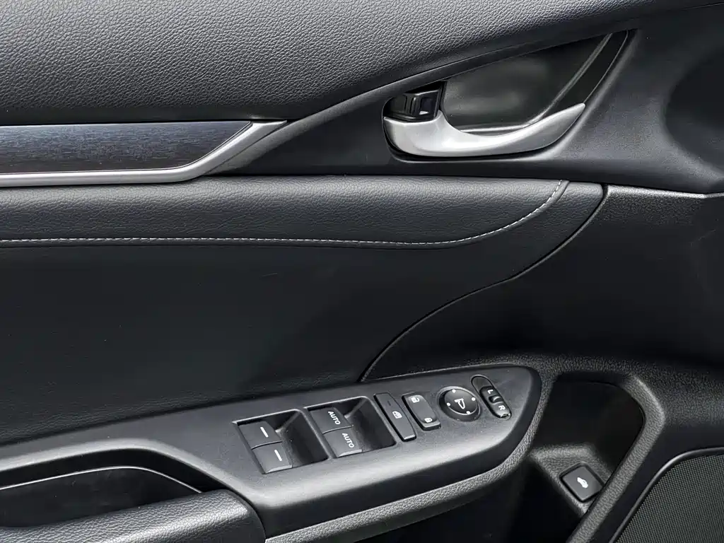 Honda Civic — миниатюра 26