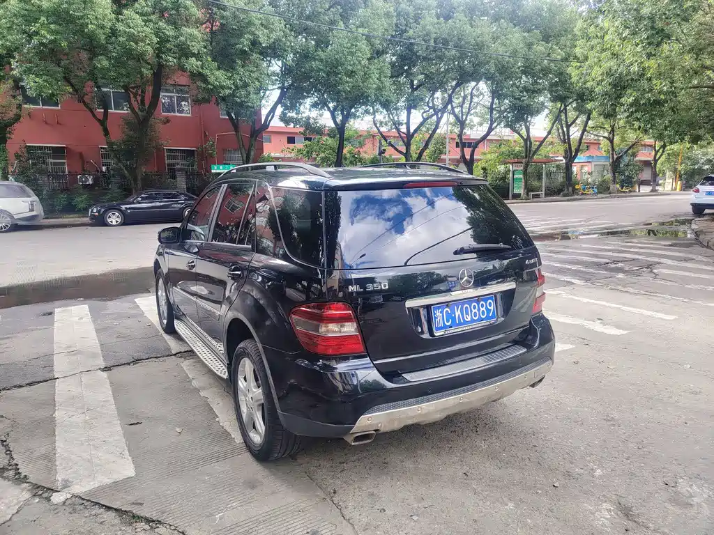 Mercedes-Benz M-Class — миниатюра 12
