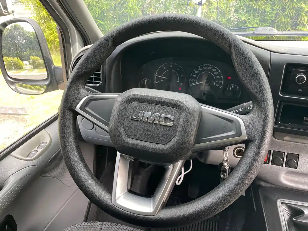 JMC Tesla — миниатюра 11