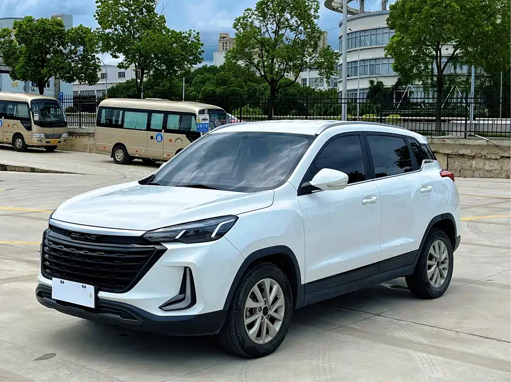 BAIC X3