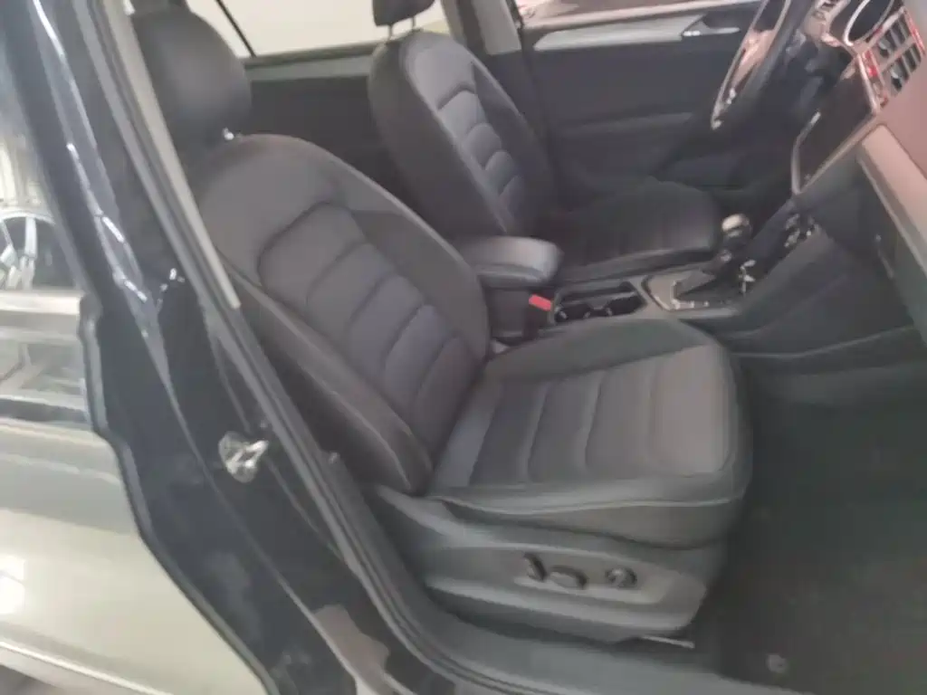 Volkswagen Tiguan L — миниатюра 25
