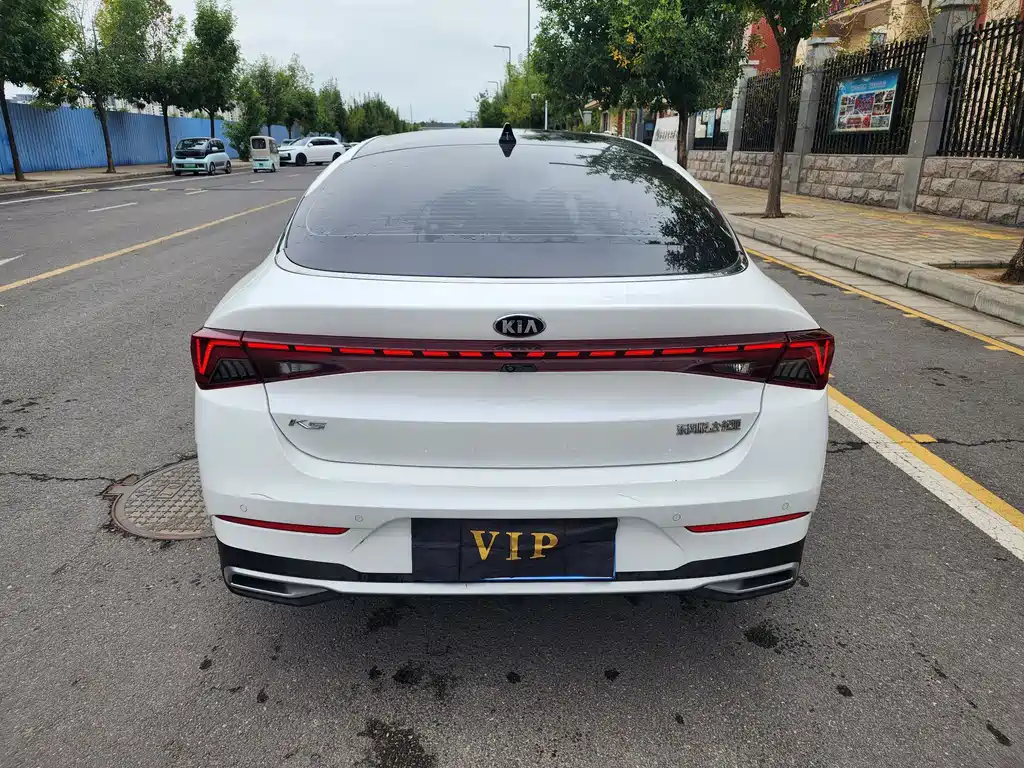 Kia K5 — миниатюра 7
