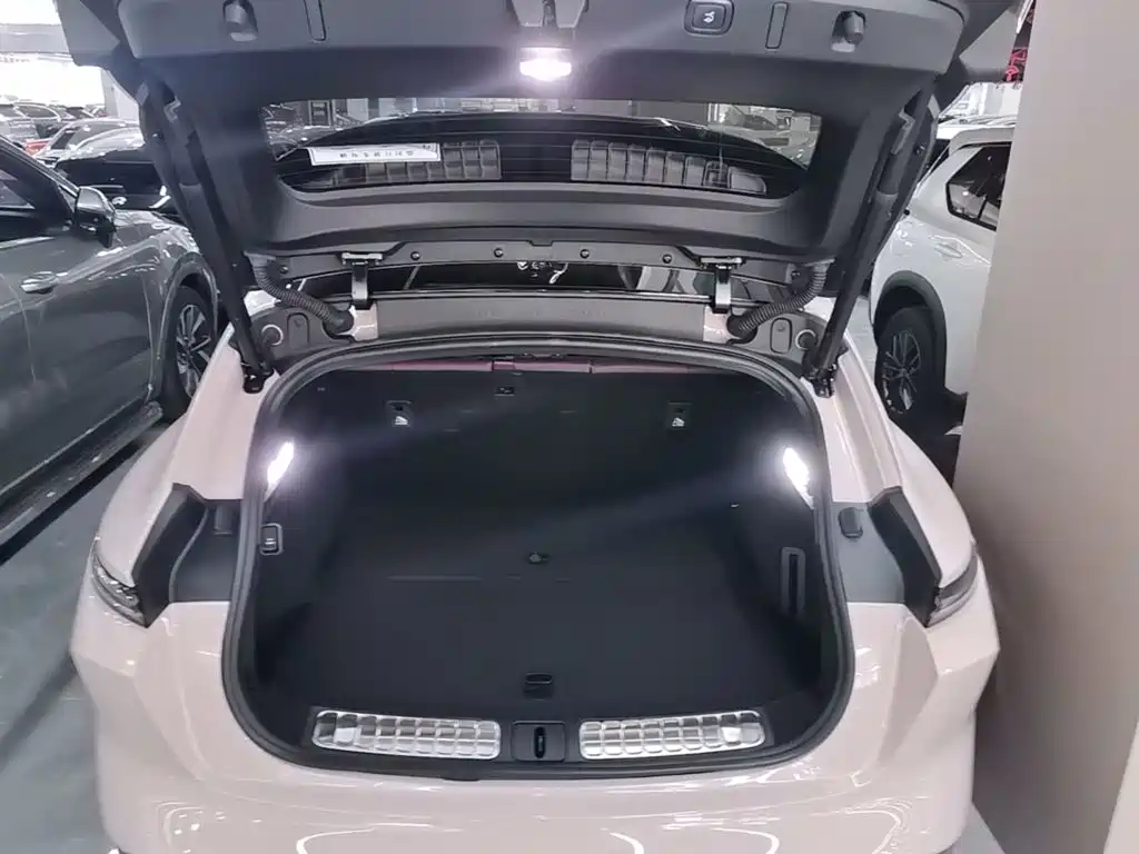 NIO ET5T — миниатюра 19