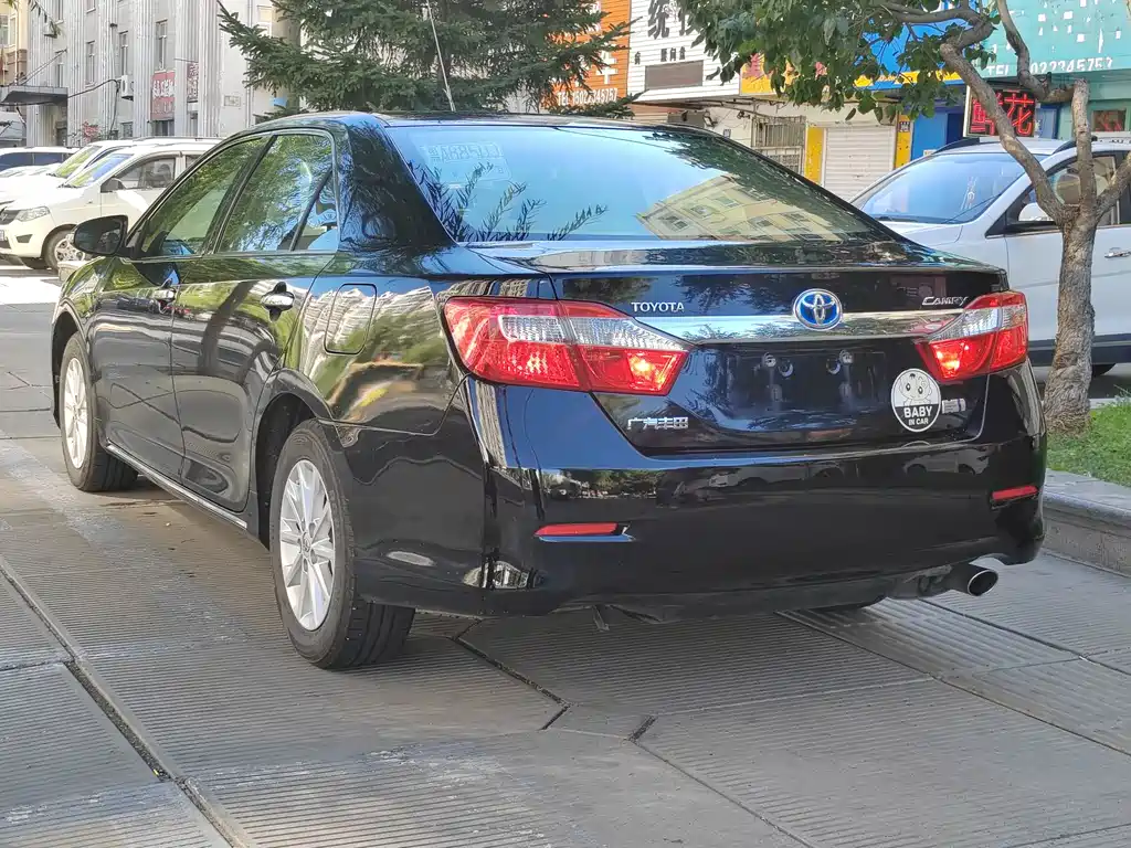 Toyota Camry — миниатюра 6