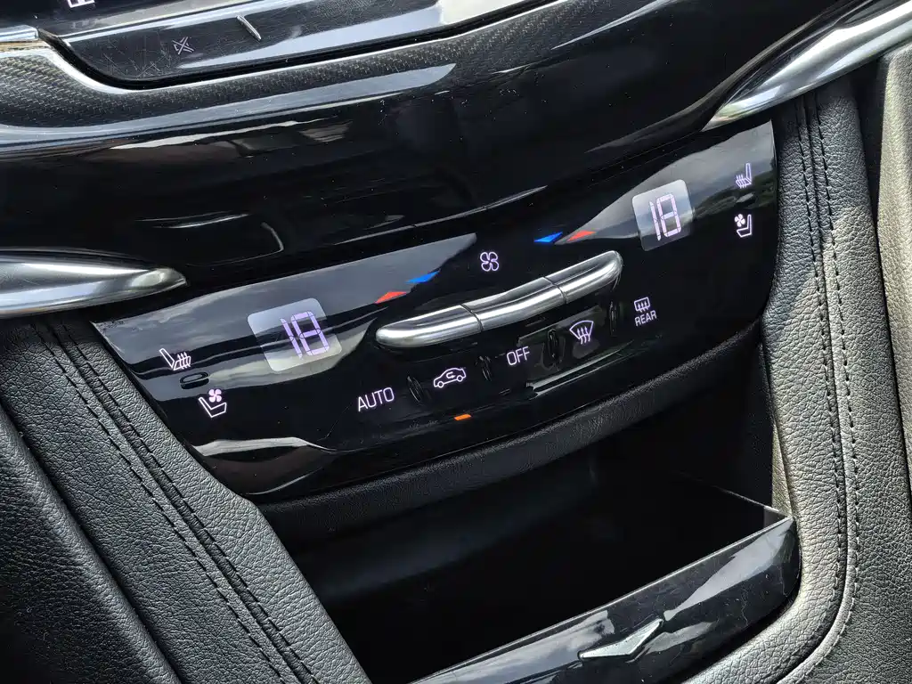 Cadillac XT6 — миниатюра 20
