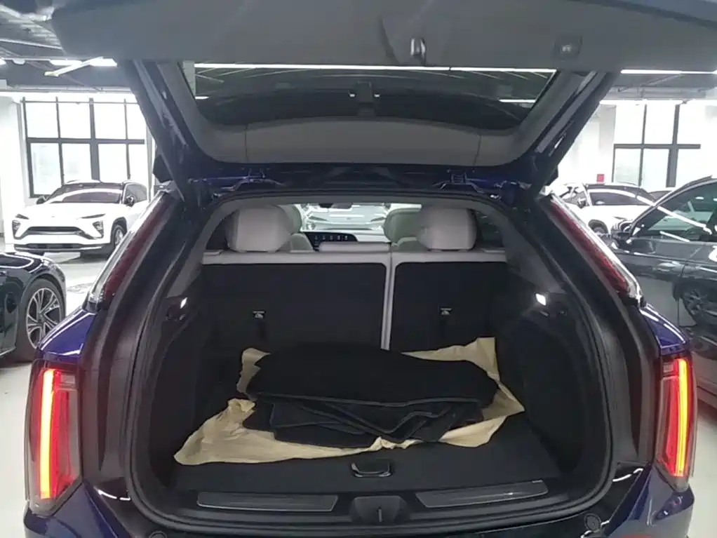 Cadillac IQ — миниатюра 19