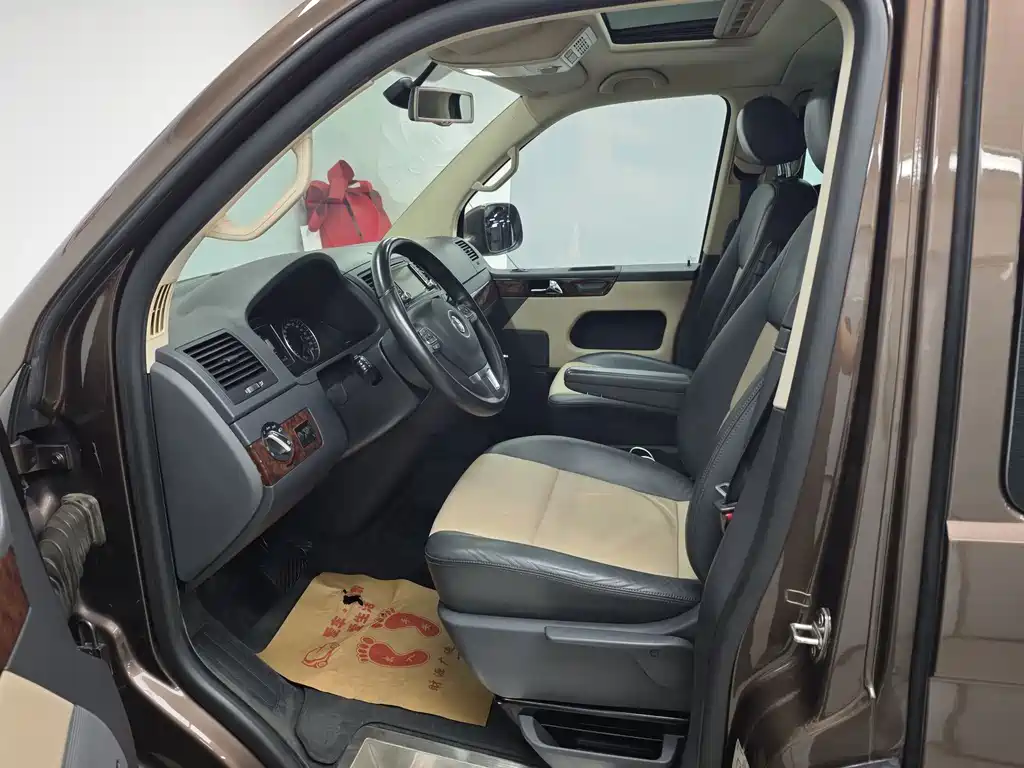 Volkswagen Multivan — миниатюра 12