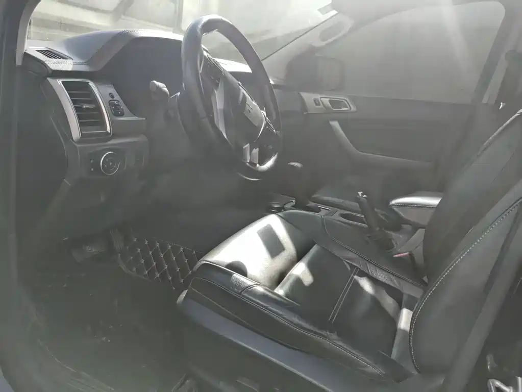 Ford Everest 2016 2.0T AT Luxury