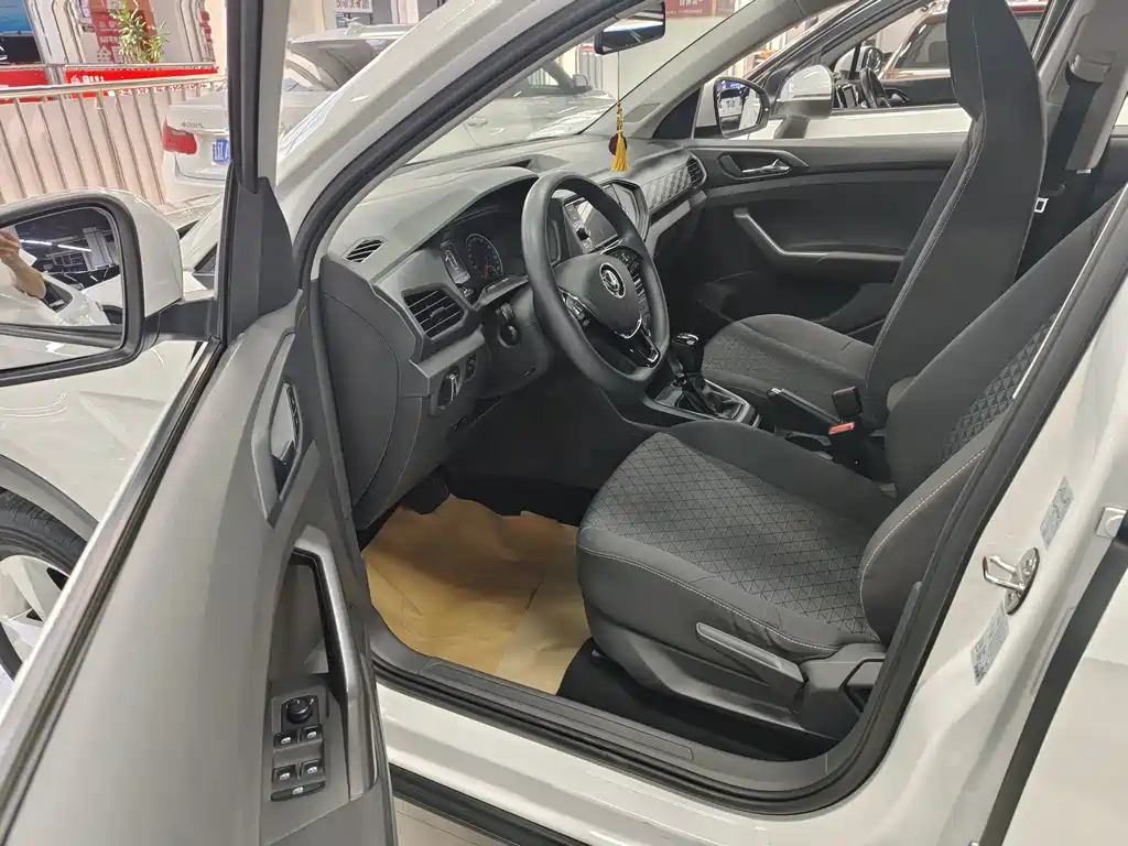 Volkswagen T-Cross — миниатюра 4