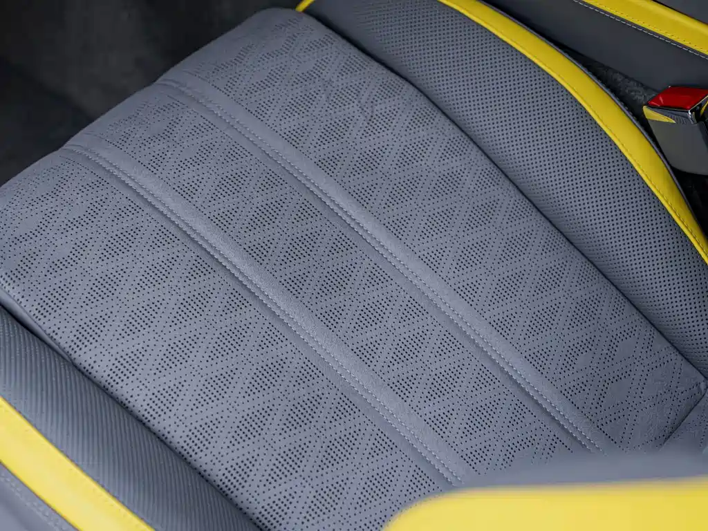 BENTLEY CONTINENTAL PLUG IN HYBRID