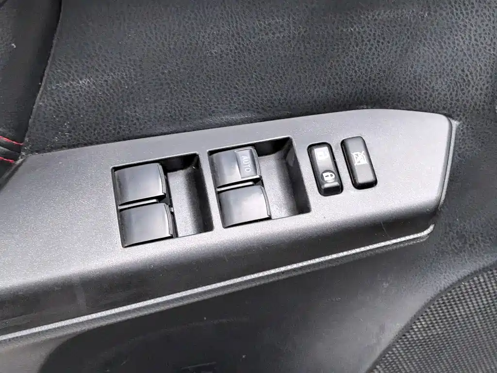 Toyota RAV4 — миниатюра 9