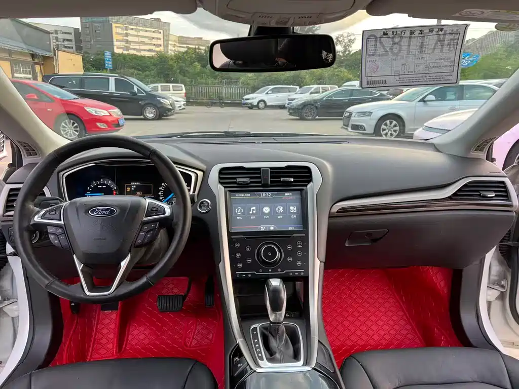 Ford Mondeo 2013 2.0L GTDi200 Fashion