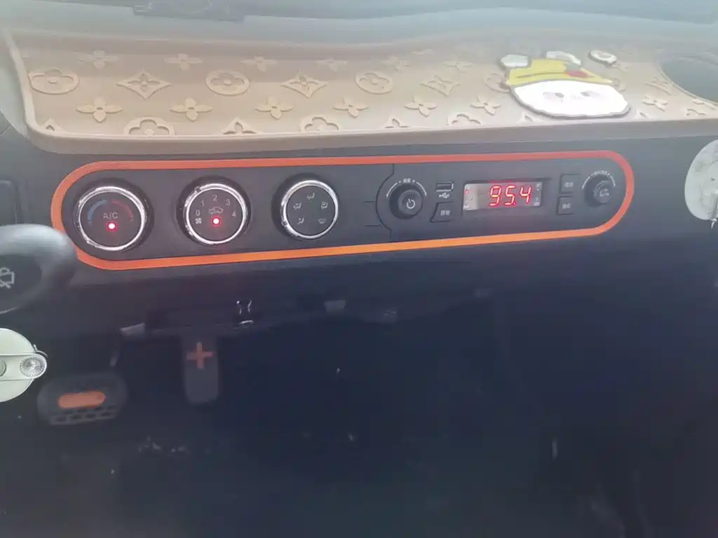 Wuling MINIEV — миниатюра 13