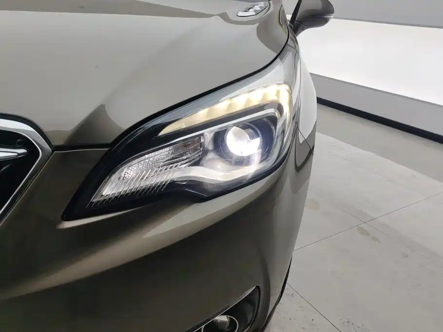 Buick Envision Plus — миниатюра 5