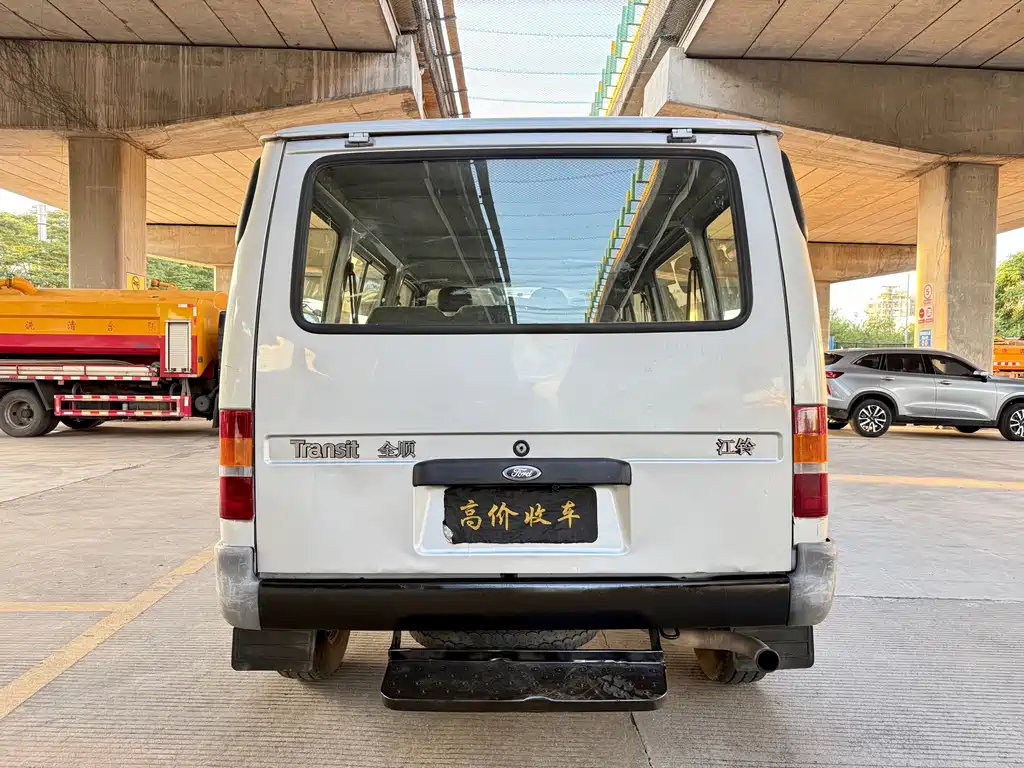 Ford Transit Classic — миниатюра 6