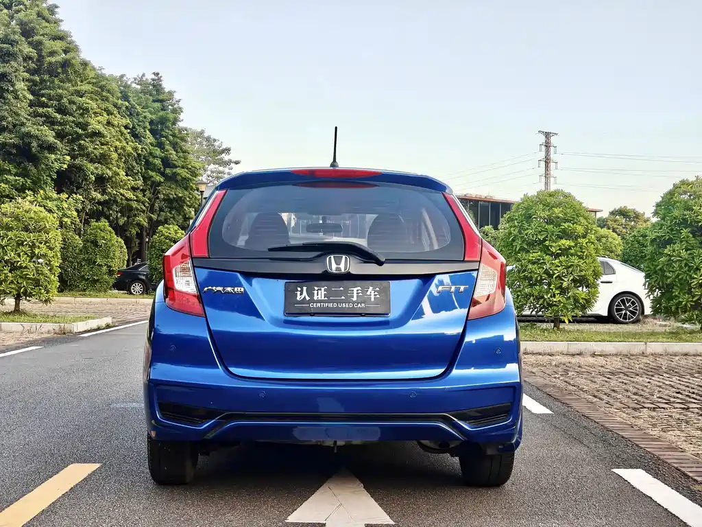 Honda Fit — миниатюра 6