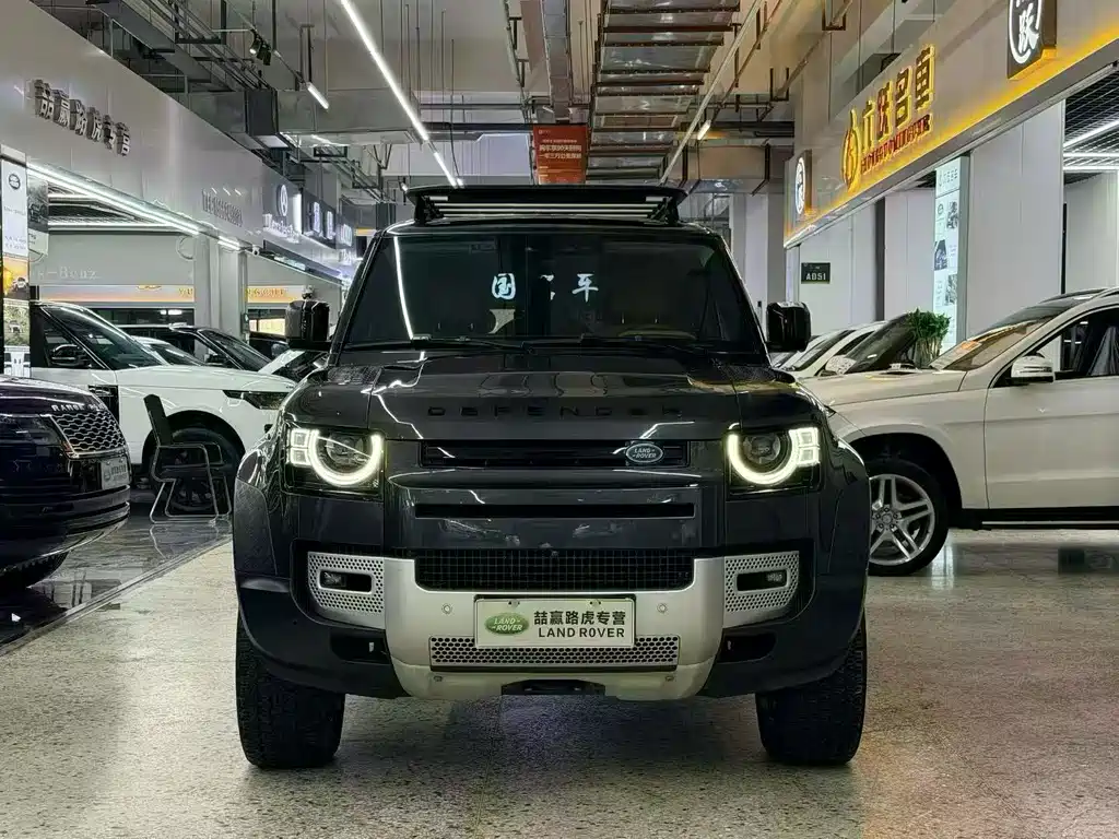 LAND ROVER DEFENDER