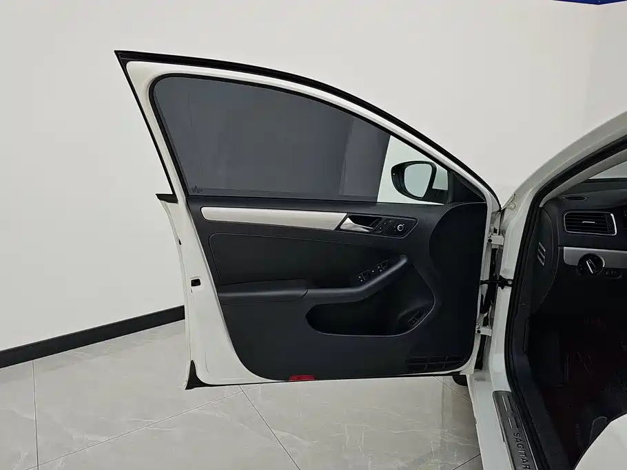 Volkswagen Sagitar — миниатюра 7
