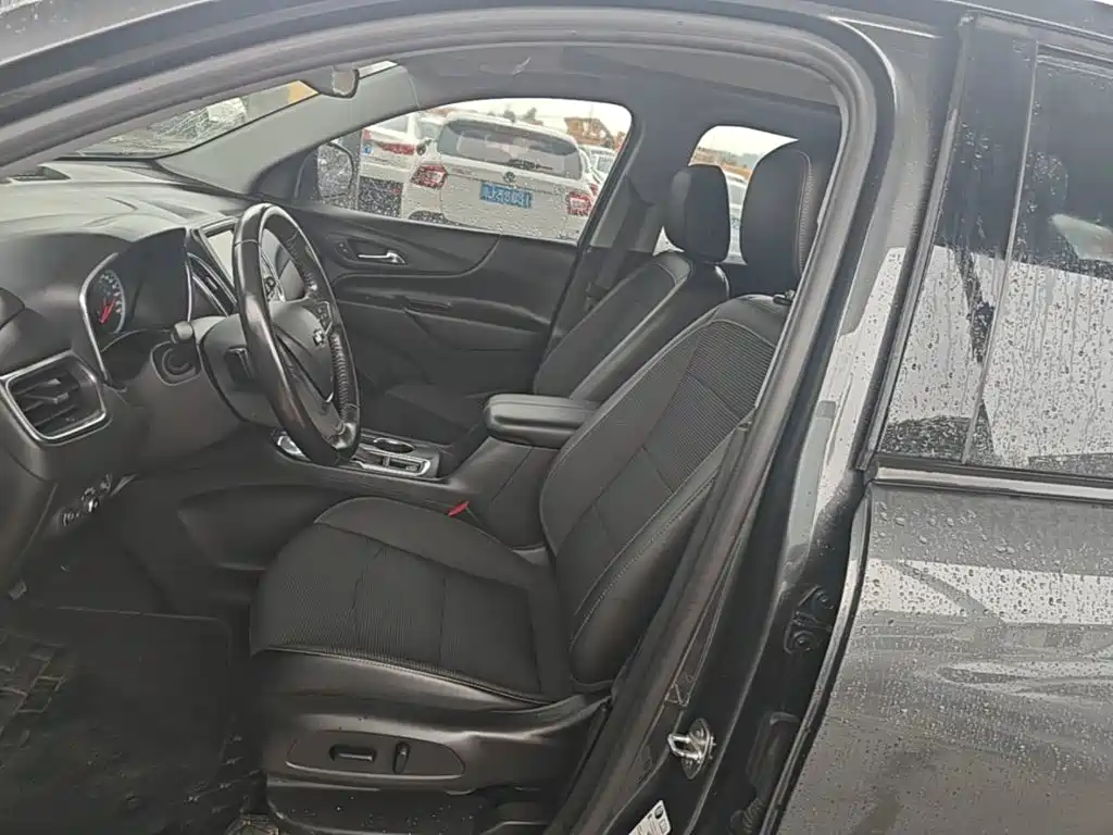 Chevrolet Equinox — миниатюра 15