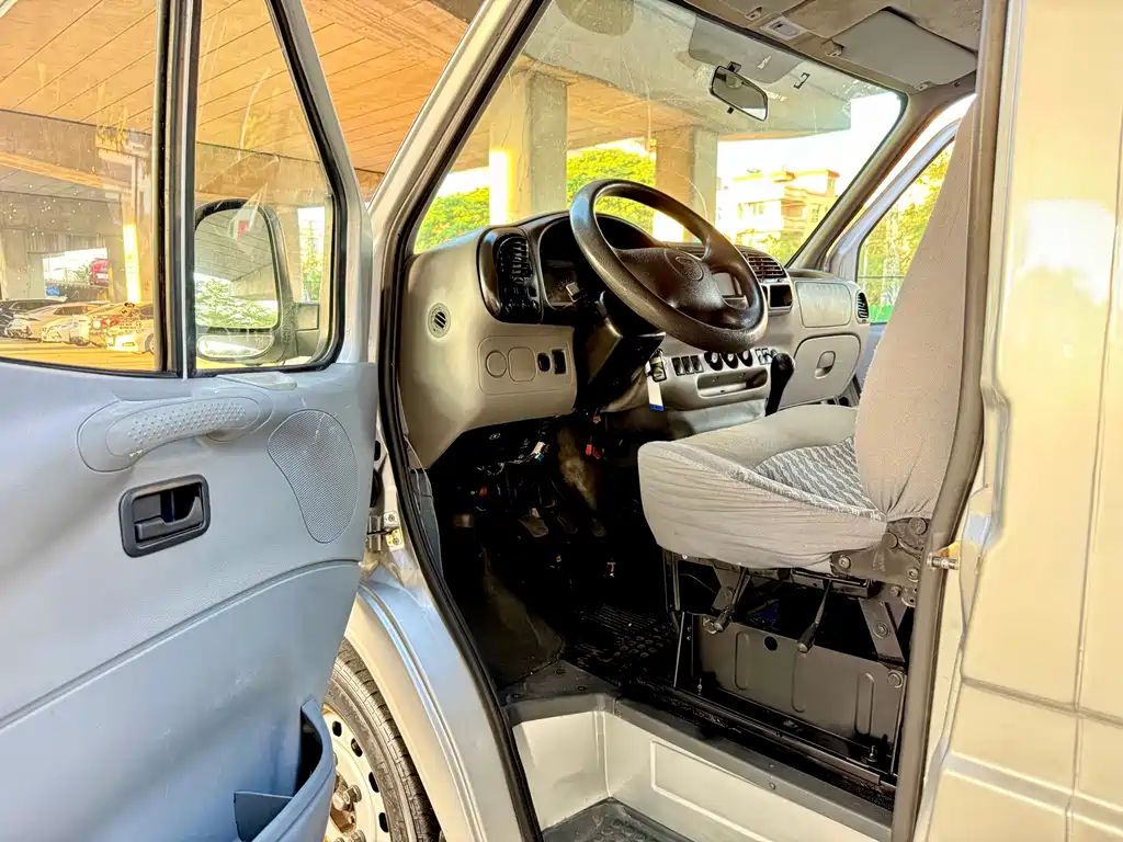 Ford Transit Classic — миниатюра 14