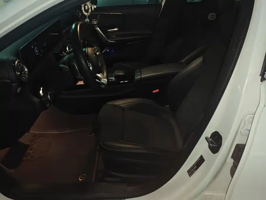 Mercedes-Benz A-Class — миниатюра 9