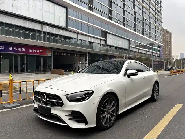 MERCEDES-BENZ E CLASS