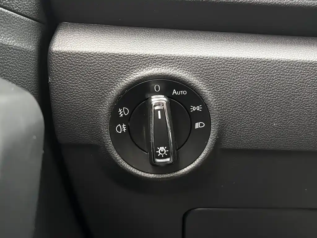 VOLKSWAGEN T ROC EXPLORING SONGS