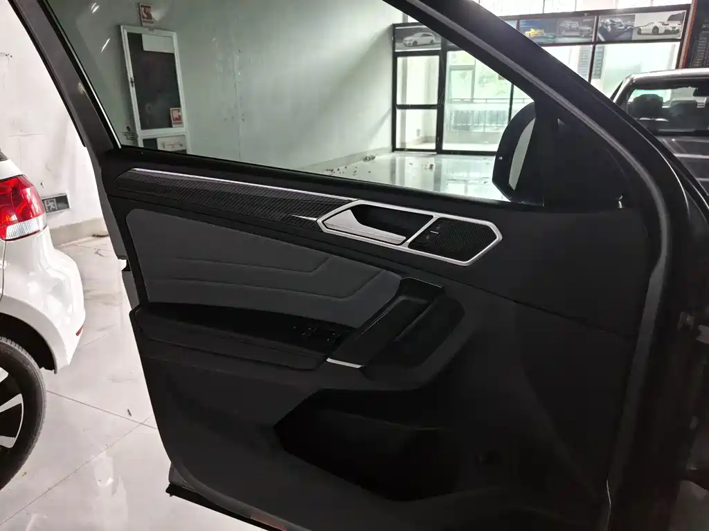 Volkswagen Tiguan X — миниатюра 5