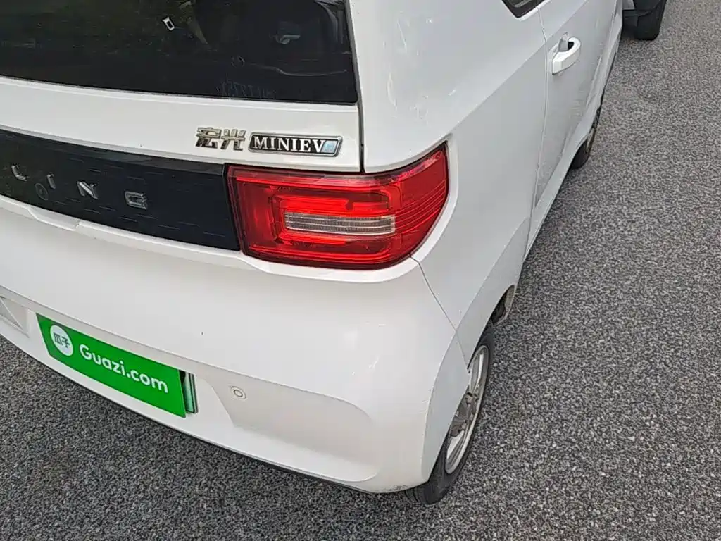 Wuling MINIEV — миниатюра 8