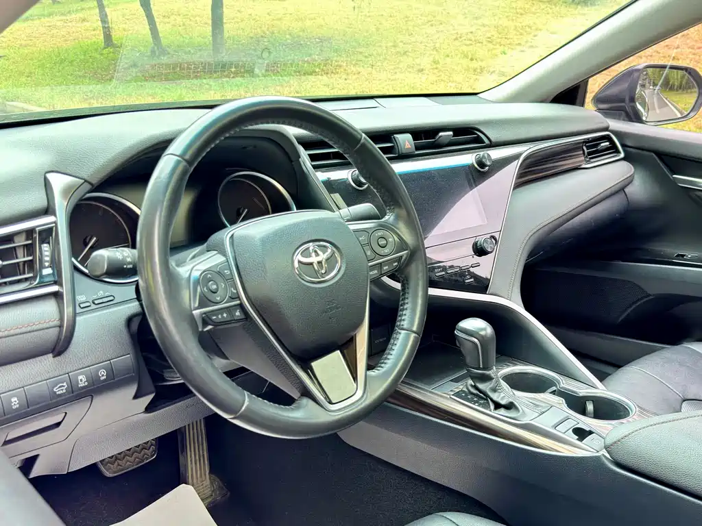 Toyota Camry — миниатюра 7