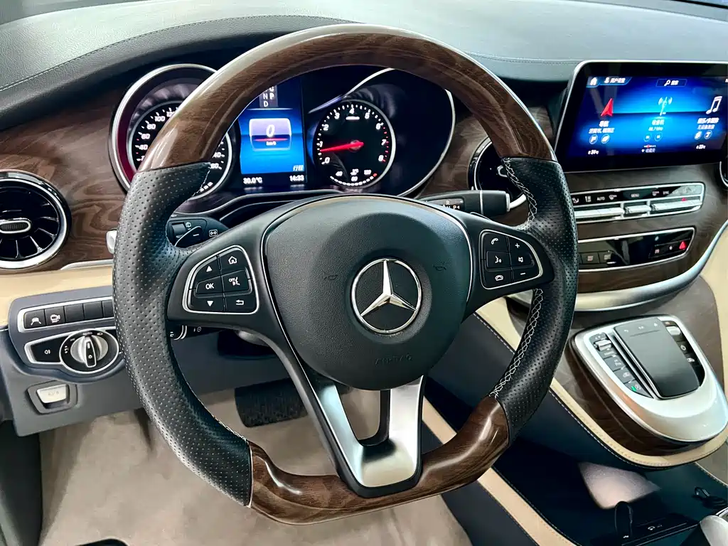 MERCEDES-BENZ V CLASS