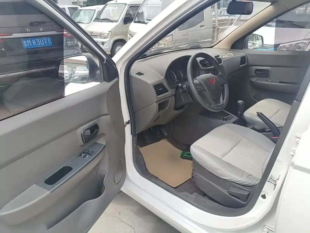 Wuling Hongguang — миниатюра 16