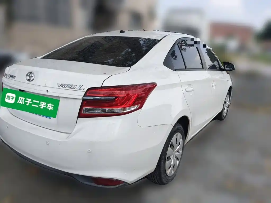 Toyota Yaris L — миниатюра 4