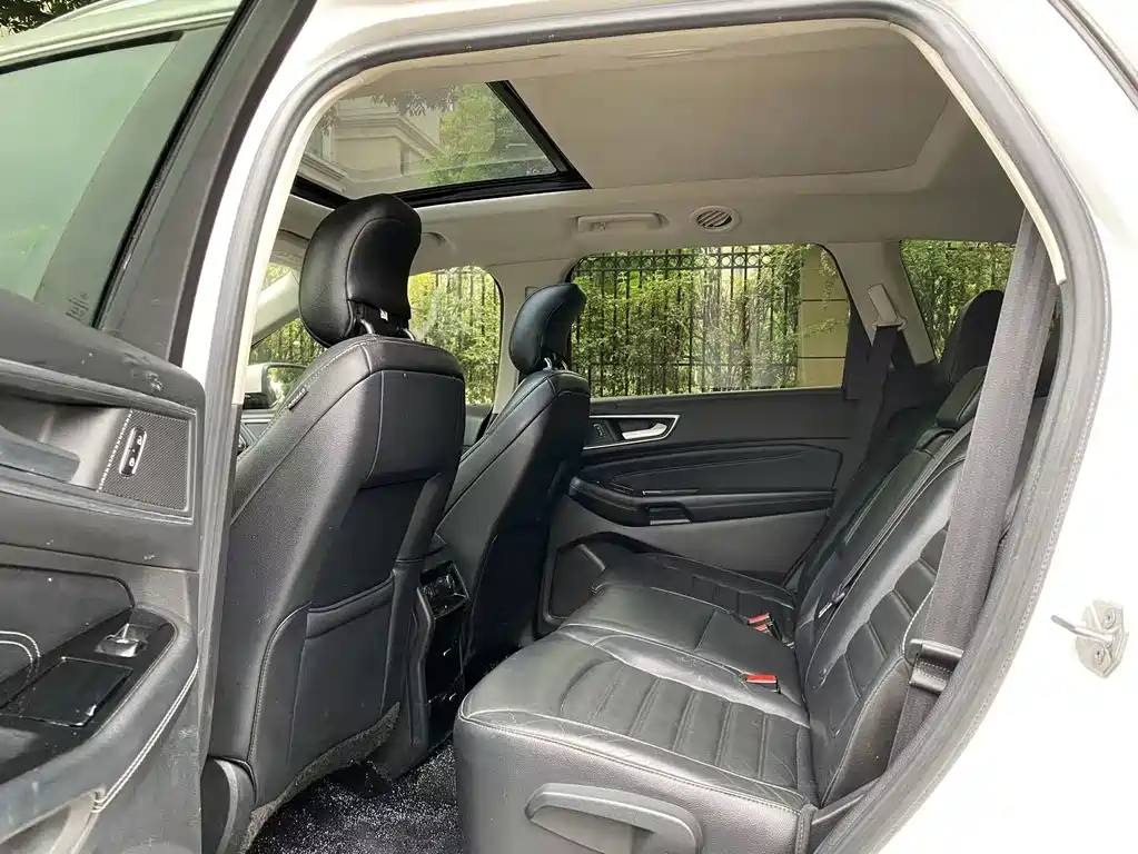 Ford Edge — миниатюра 6