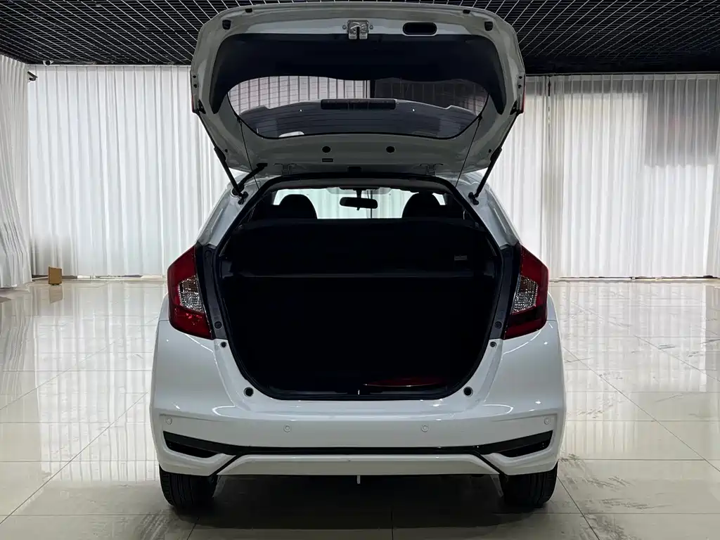 Honda Fit — миниатюра 6