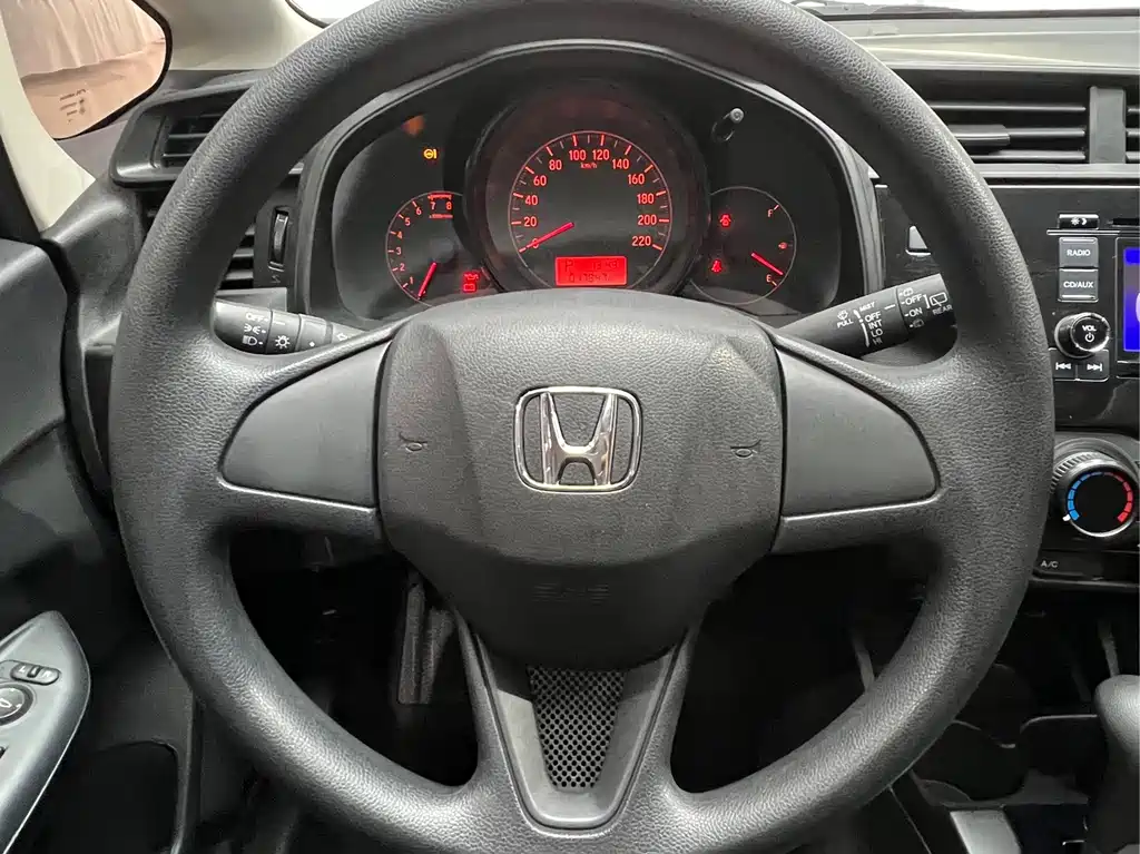 Honda Fit — миниатюра 13