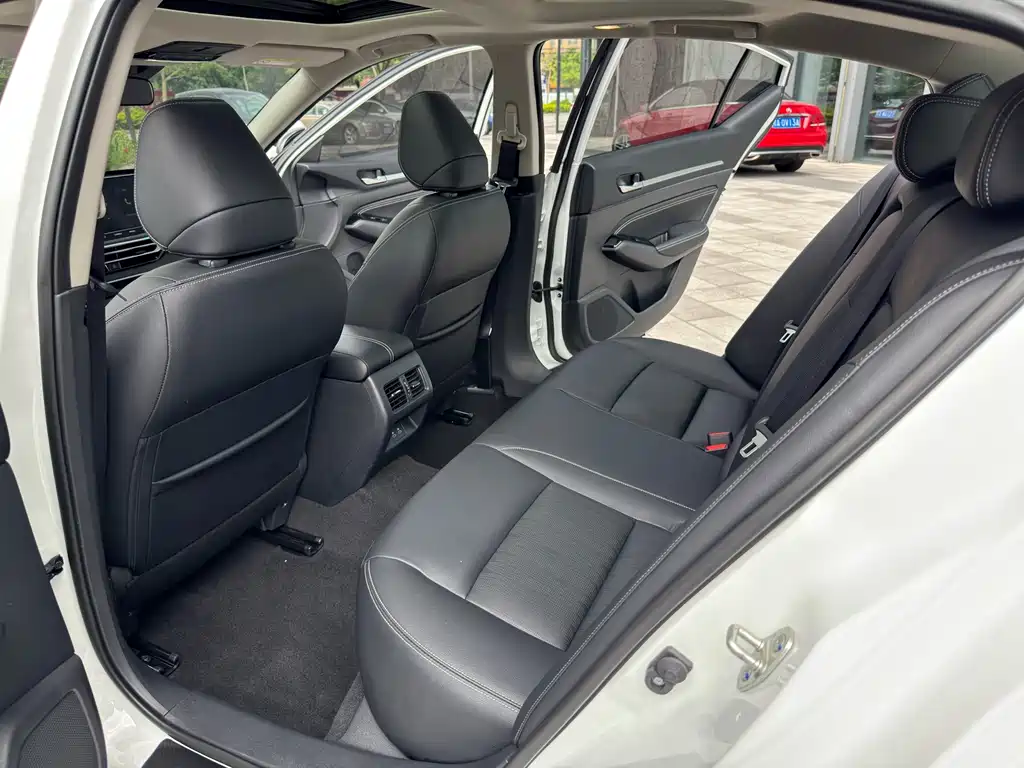 Nissan Teana — миниатюра 10