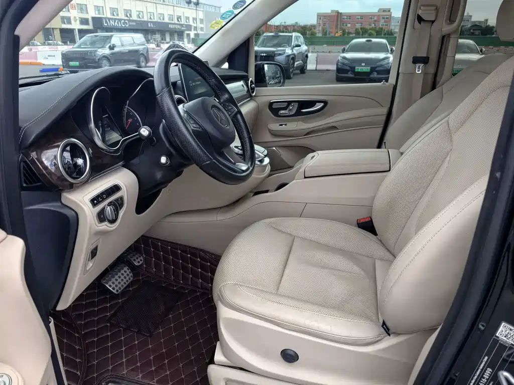 Mercedes-Benz V-Class — миниатюра 4